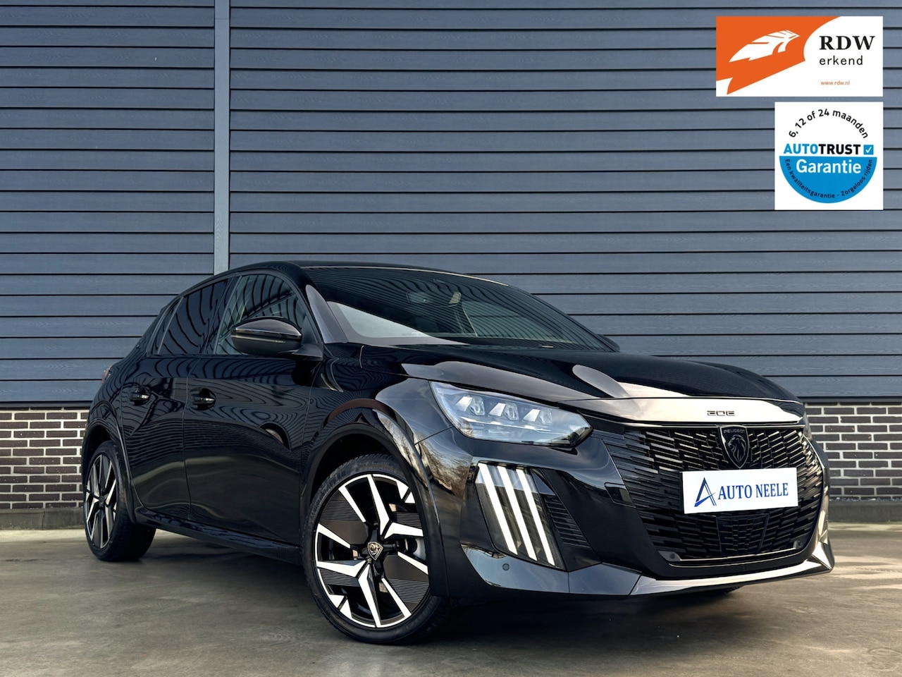 Peugeot 208 - 1.2 Hybrid 145 pk e-DCS6 GT Panoramadak, Camera, Carplay - AutoWereld.nl