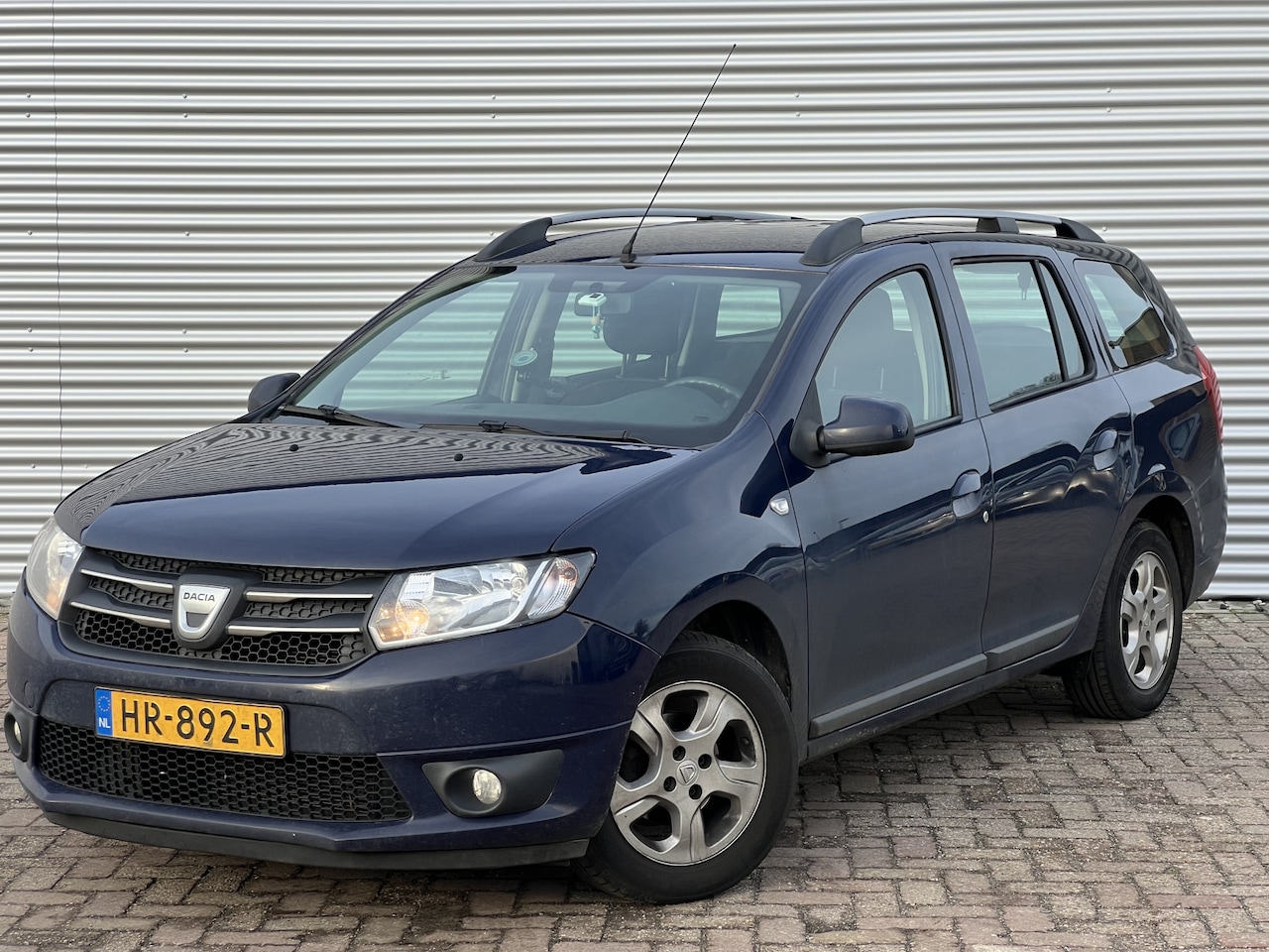 Dacia Logan MCV - 0.9 TCe Lauréate | Nieuw Binnen! | Trekhaak | Cruise | Apk 29-01-2027 - AutoWereld.nl