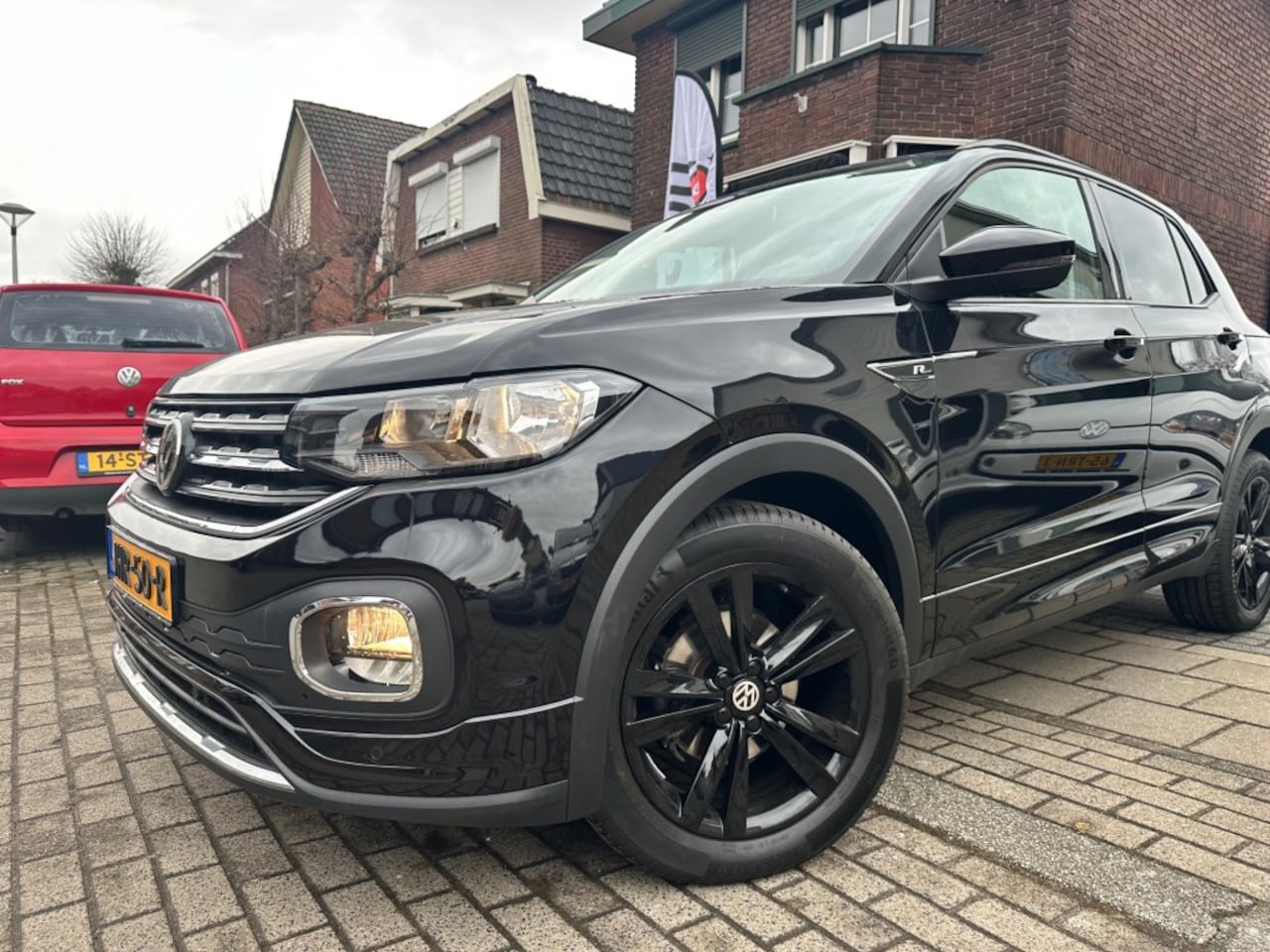 Volkswagen T-Cross - 1.0 TSI STYLE R-LINE uitvoering - AutoWereld.nl