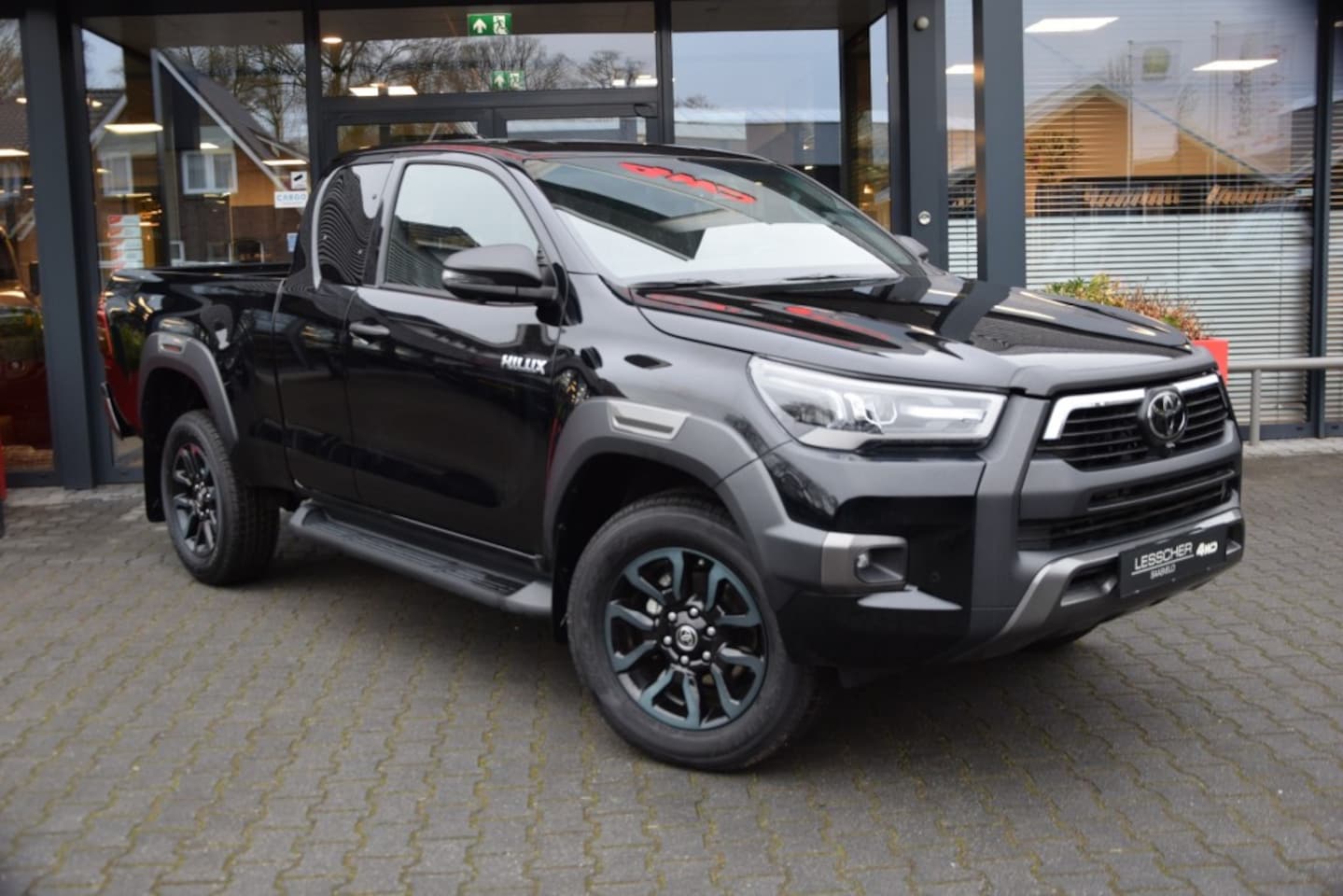 Toyota HiLux - 2.8 D-4D X-TRA CAB INVINCIBLE A/T  VAN - AutoWereld.nl