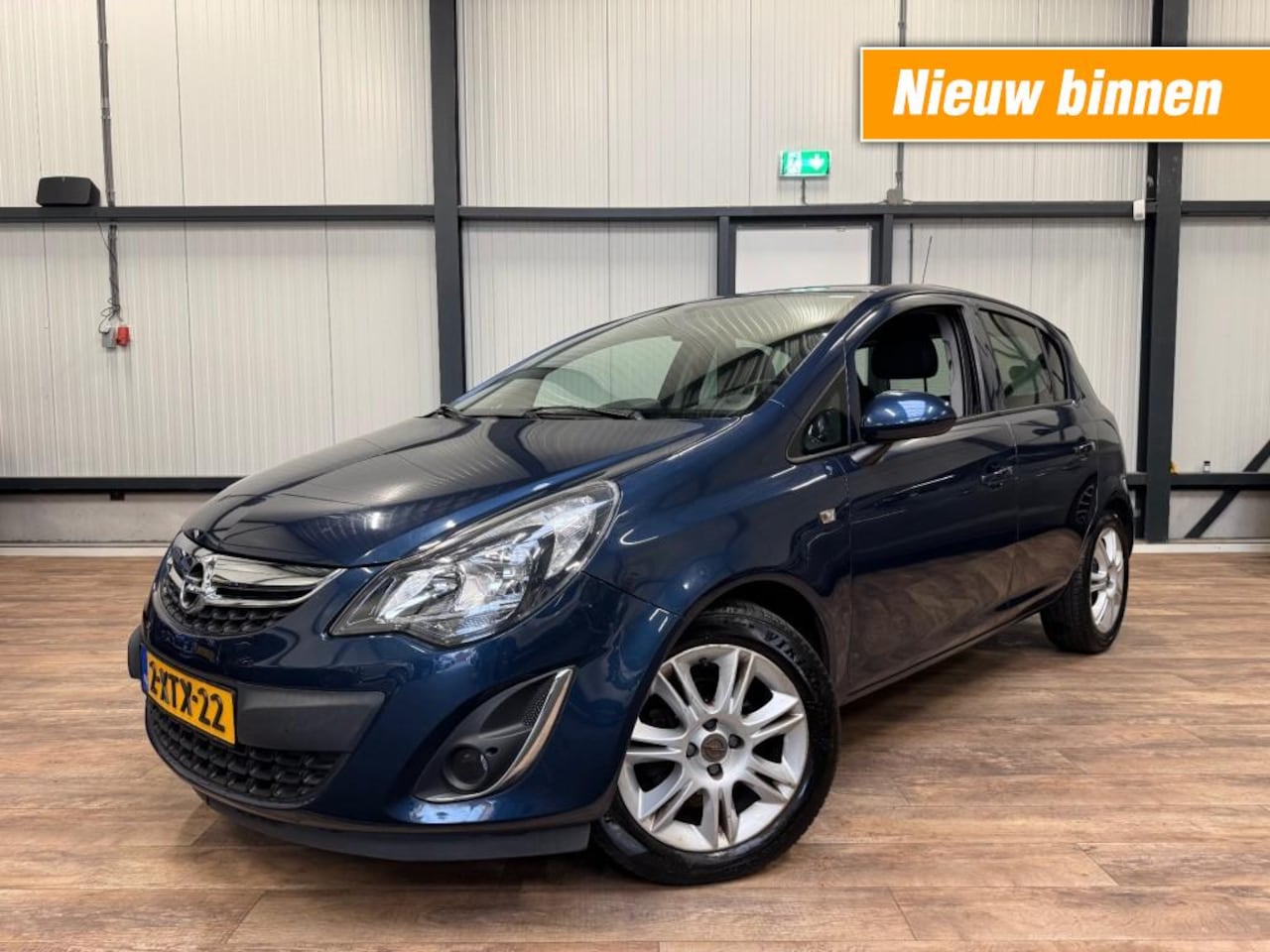 Opel Corsa - 1.4 16V BLITZ / 5DRS / AIRCO / NAVIGATIE - AutoWereld.nl