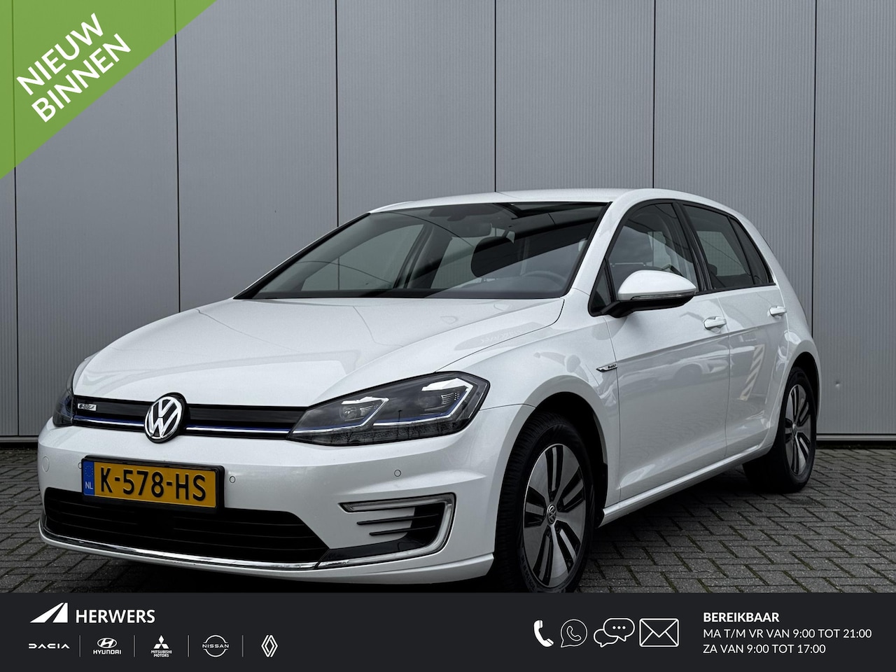 Volkswagen e-Golf - E-DITION / Navigatie / SOH 93% / Parkeersensoren v+a / Adaptieve Cruise Control / - AutoWereld.nl