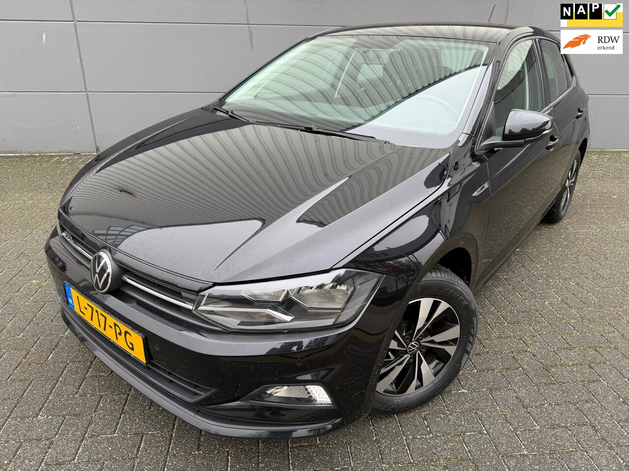 Volkswagen Polo - 1.0 TSI Business*CRUISE*APK*NAP*NAVI*CARPLY*PARK SENSOREN - AutoWereld.nl