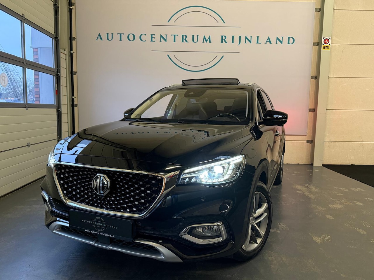 MG EHS - 1.5 TGDI Luxury PHEV Panoramadak 1 Jaar Bovag Garantie - AutoWereld.nl