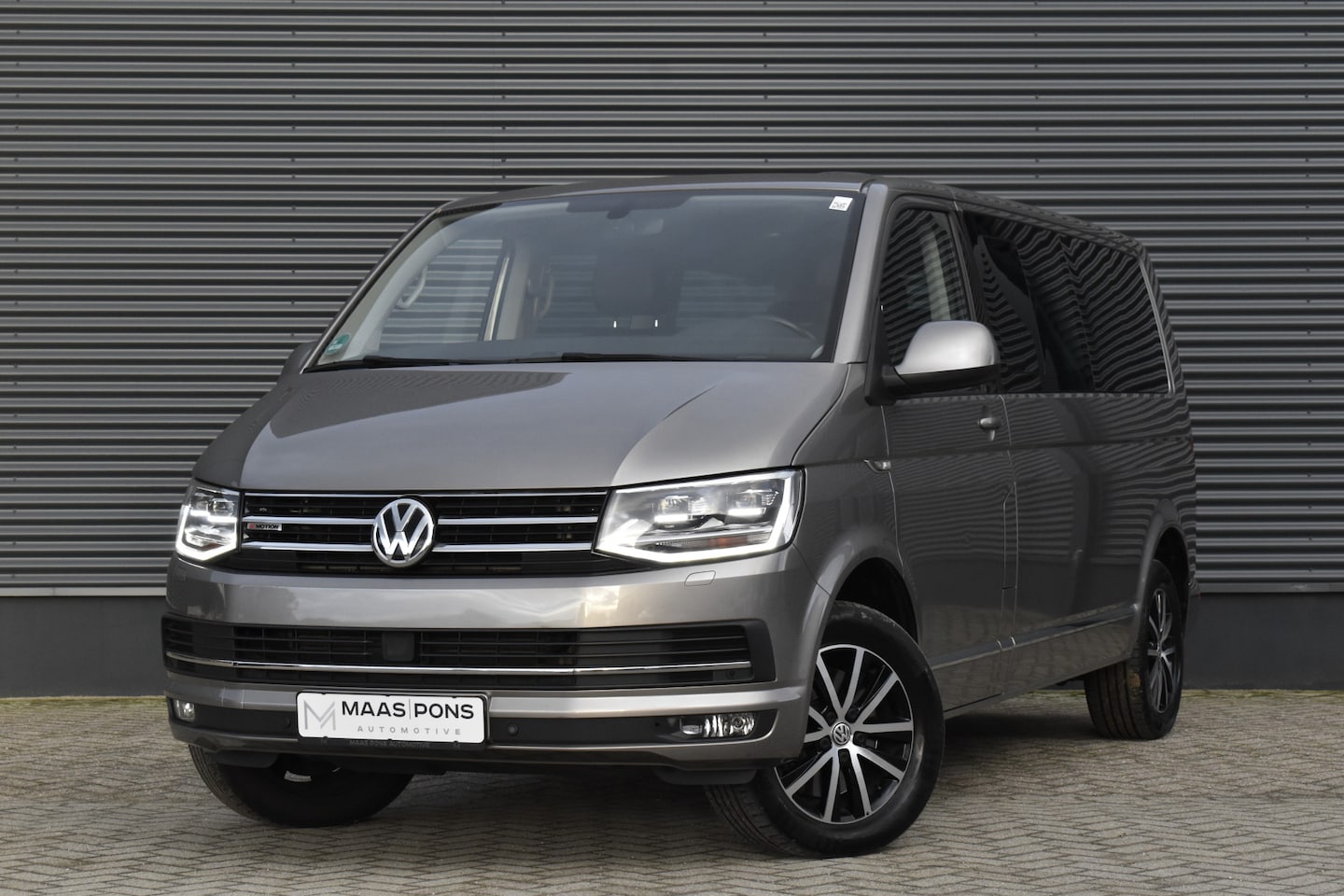 Volkswagen Transporter Multivan - 2.0 TSI L2H1 DC 4Motion Comfortline 1ste eigenaar - Carplay - Trekhaak - AutoWereld.nl