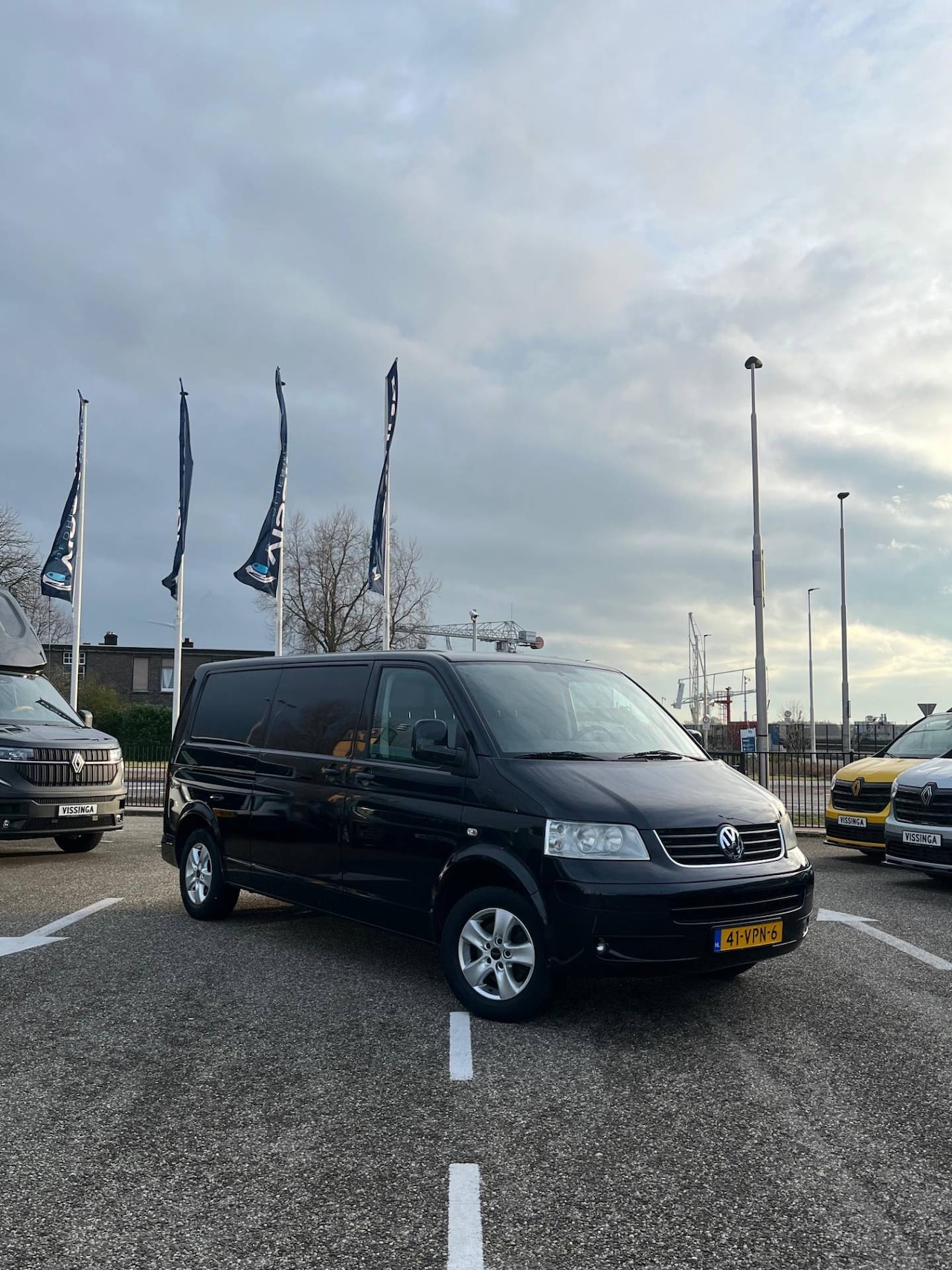 Volkswagen Transporter - 2.5 TDI L2H1 DSG broken intake valve - AutoWereld.nl