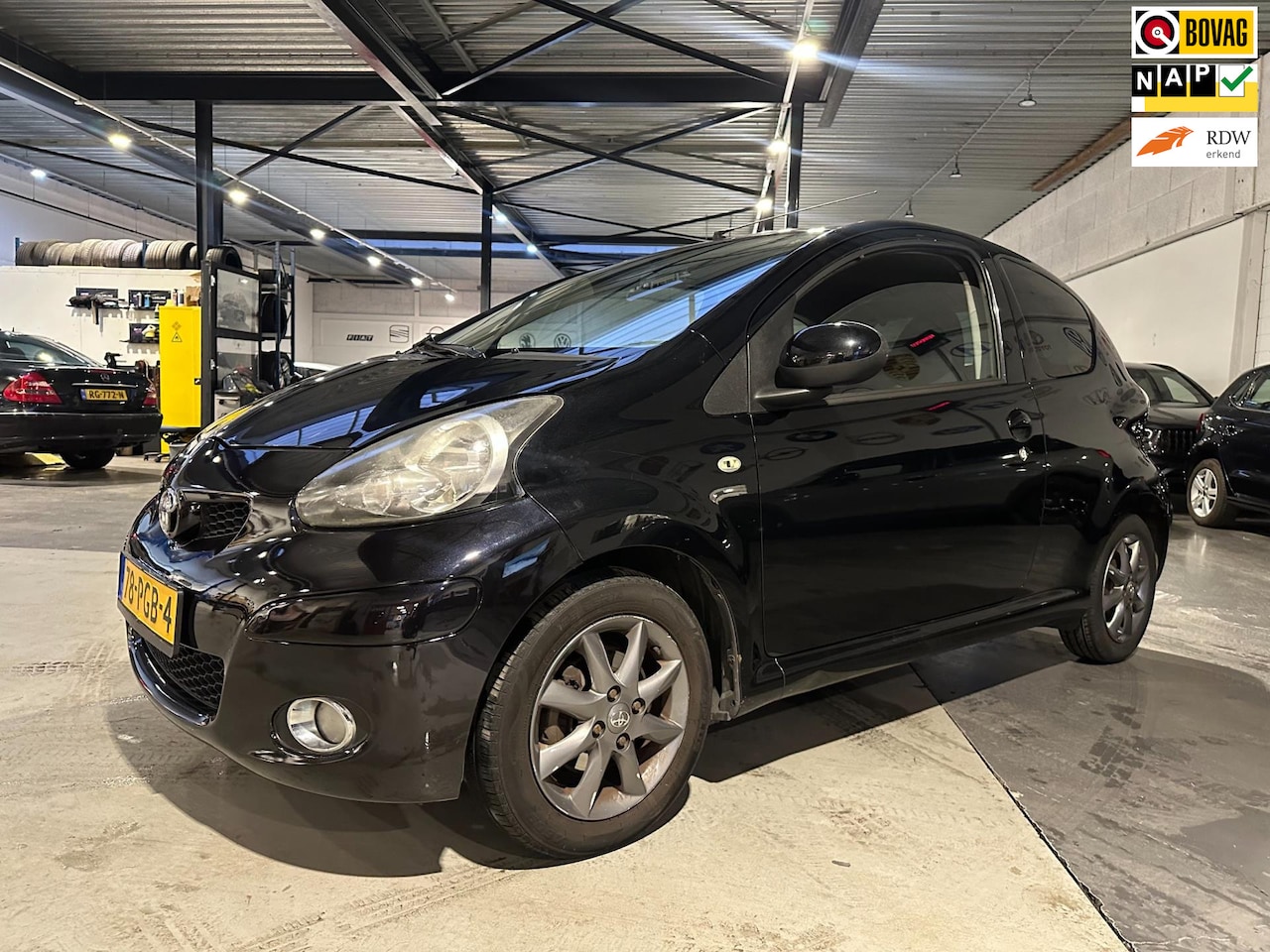 Toyota Aygo - 1.0-12V Dynamic Navigator/Nieuwe koppelling/Apk nw bij aflevering - AutoWereld.nl