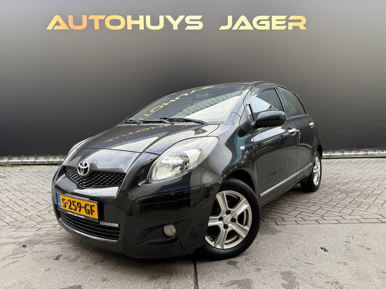 Toyota Yaris - 1.3 VVTi Aspiration 1.3 VVTi Aspiration Automaat NIEUWE APK - AutoWereld.nl