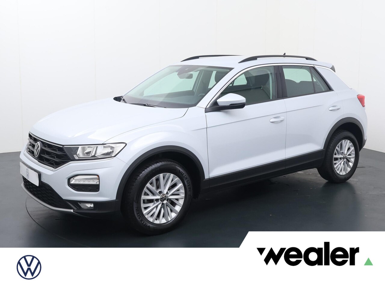 Volkswagen T-Roc - 1.0 TSI Style | 110 PK | Achteruitrijcamera | Navigatiesysteem | Adaptive cruise control | - AutoWereld.nl