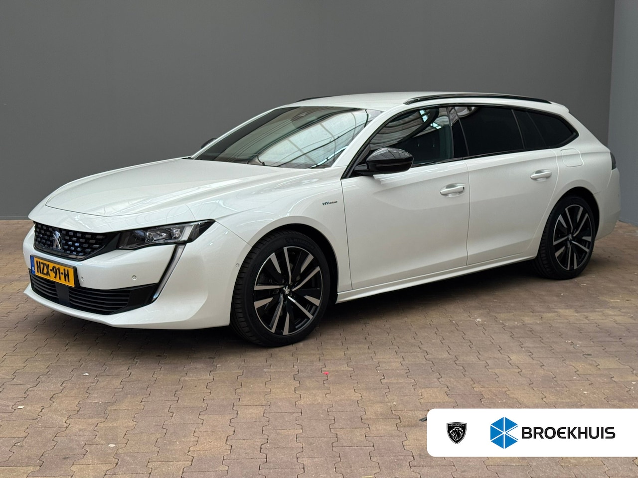 Peugeot 508 SW - 1.6 GT HYBRID 225PK Camera | Navigatie | Stoelverwarming | Leder/Stof! | 18'' Lichtemetaal - AutoWereld.nl
