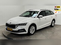 Skoda Octavia Combi - 1.0 e-TSI Business Edition benzine automaat parkeersensoren navigatie led android carplay
