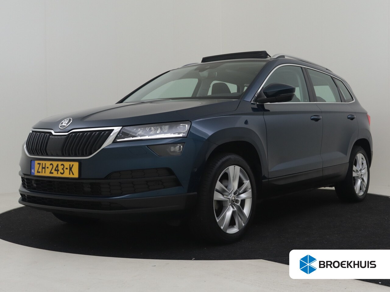 Skoda Karoq - 1.5 TSI ACT Style Business 150pk DSG/AUTO | Trekhaak | Panoramadak | Dodehoekdetectie | Ca - AutoWereld.nl