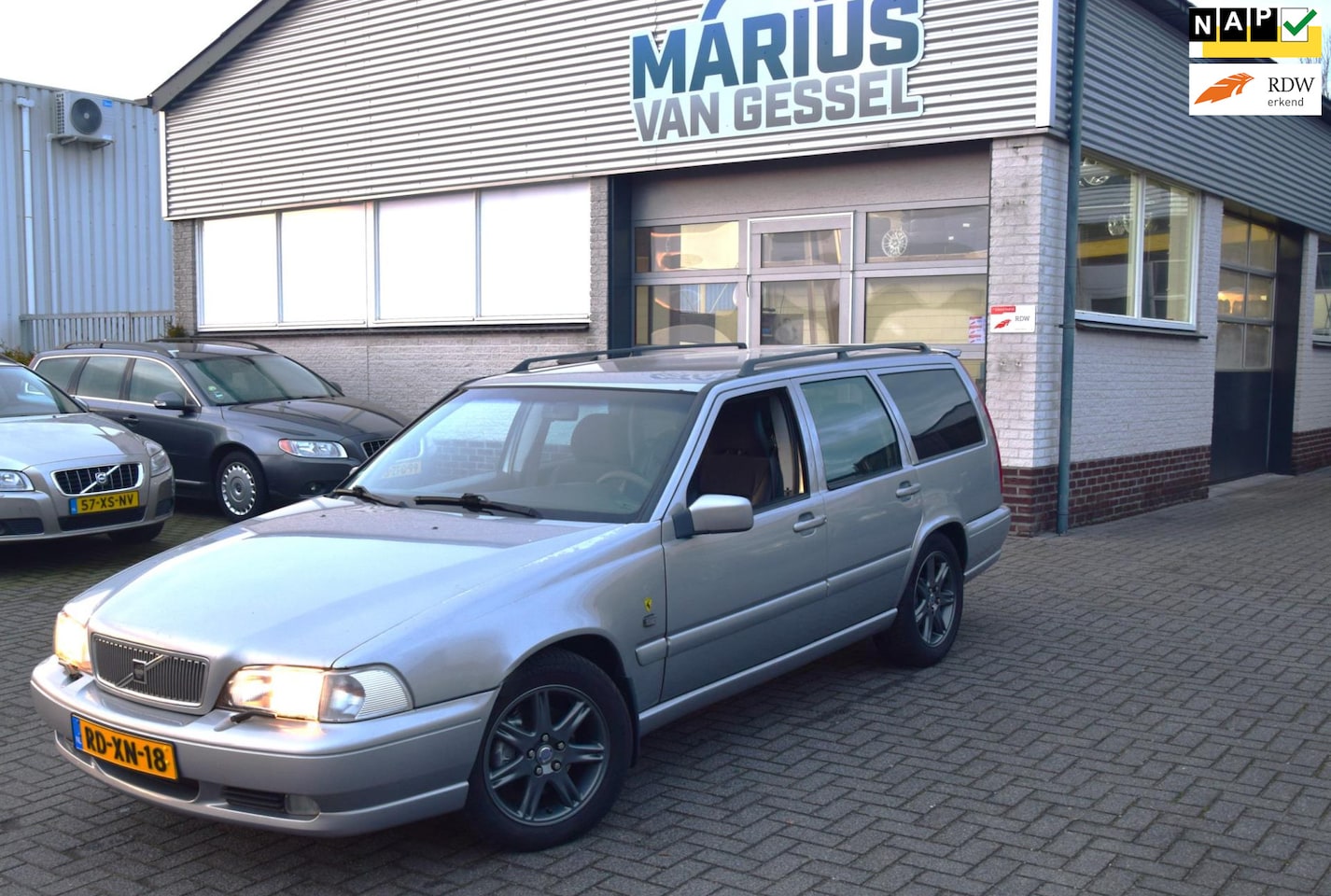 Volvo V70 - 2.5-10v Automaat Sand Silver 144 pk - AutoWereld.nl