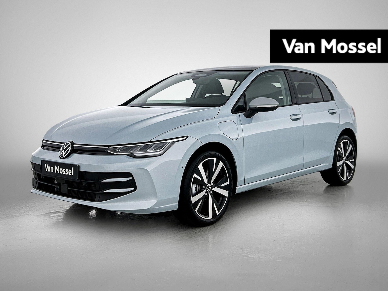 Volkswagen Golf - 1.5 eHybrid Life Edition 204 PK Plug in hybride | Panoramadak | Camera | Apple Carplay dra - AutoWereld.nl