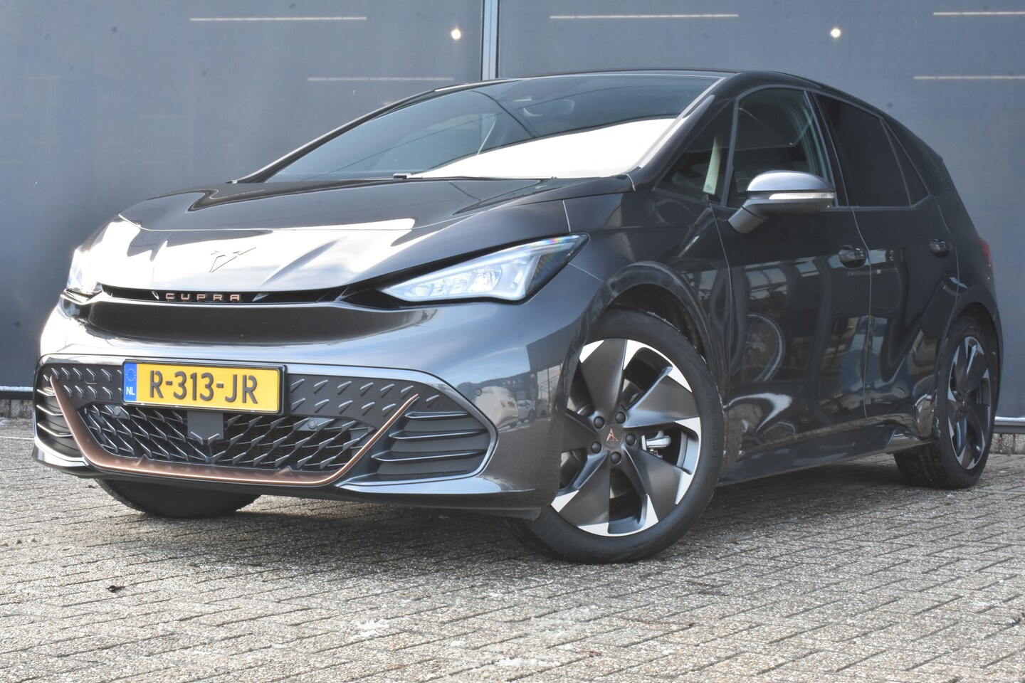 CUPRA Born - Adrenaline 62 kWh 230pk | Stoelverwarming | Achteruitrijcamera | Navigatie | Adaptive Crui - AutoWereld.nl