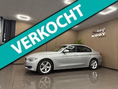 BMW 3-serie - 320i Executive * Automaat / Xenon / Leder / Navigatie / NL Auto