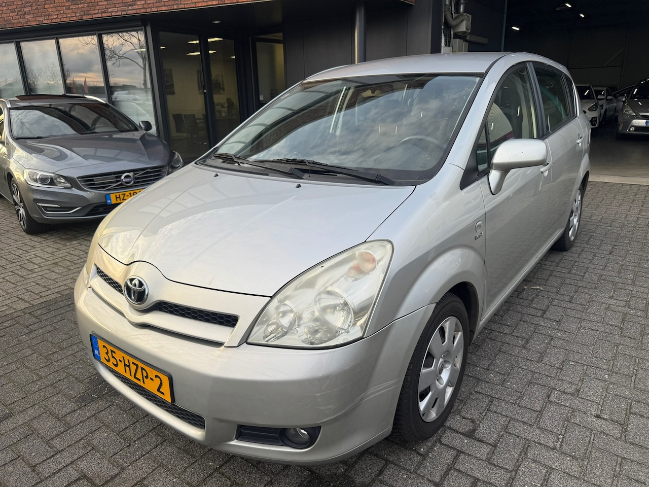 Toyota Corolla Verso - 1.8 VVT-i Terra 7PERSOONS CLIMA CRUISE TREKHAAK - AutoWereld.nl