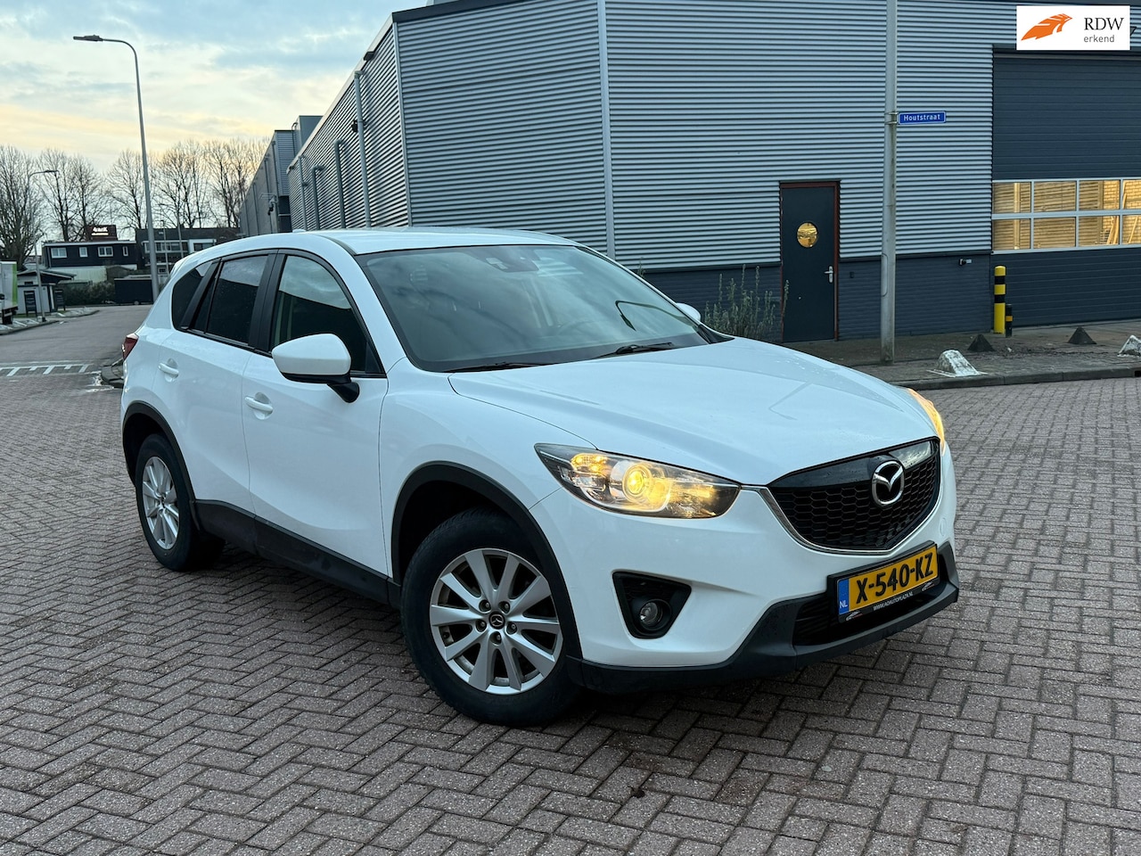 Mazda CX-5 - 2.2D S 2WD 5 DR Airco Navi PDC - AutoWereld.nl