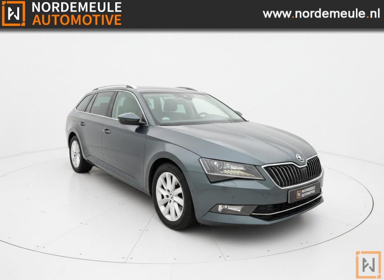 Skoda Superb - 1.6 TDI STYLE BNS, Xenon, Pano, ACC, Lane - AutoWereld.nl