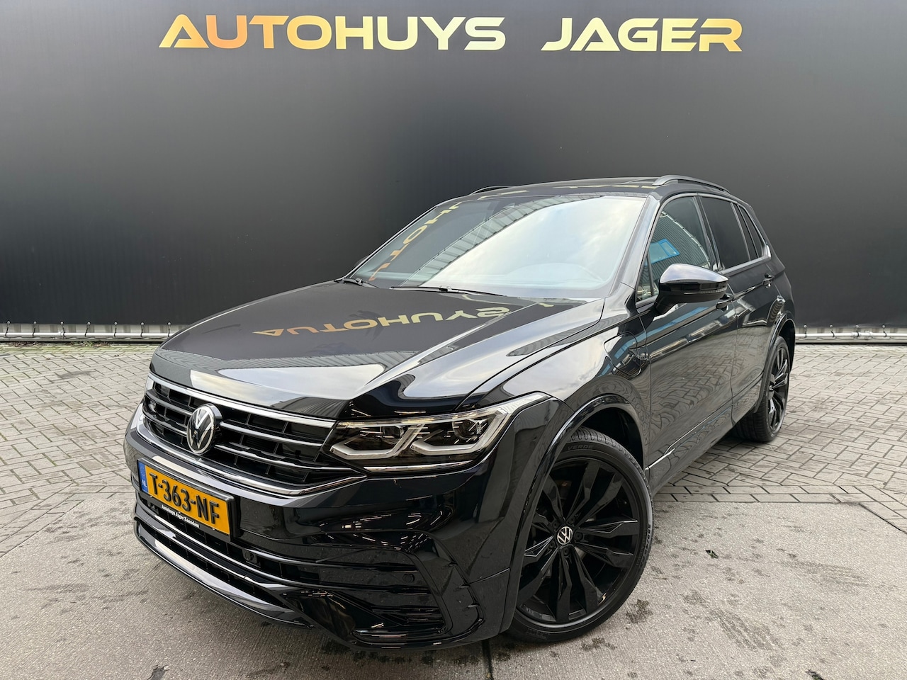 Volkswagen Tiguan - 1.4 TSI eHybrid R-Line Business+ Pano Camera Carplay - AutoWereld.nl