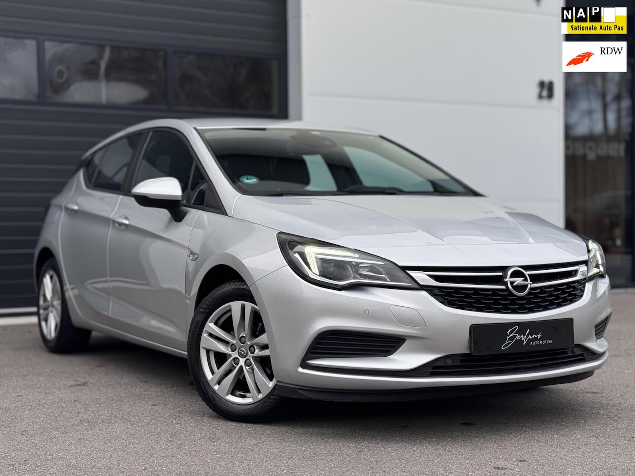 Opel Astra - 1.4 Turbo Online Edition Org NL|Automaat|Trekhaak - AutoWereld.nl