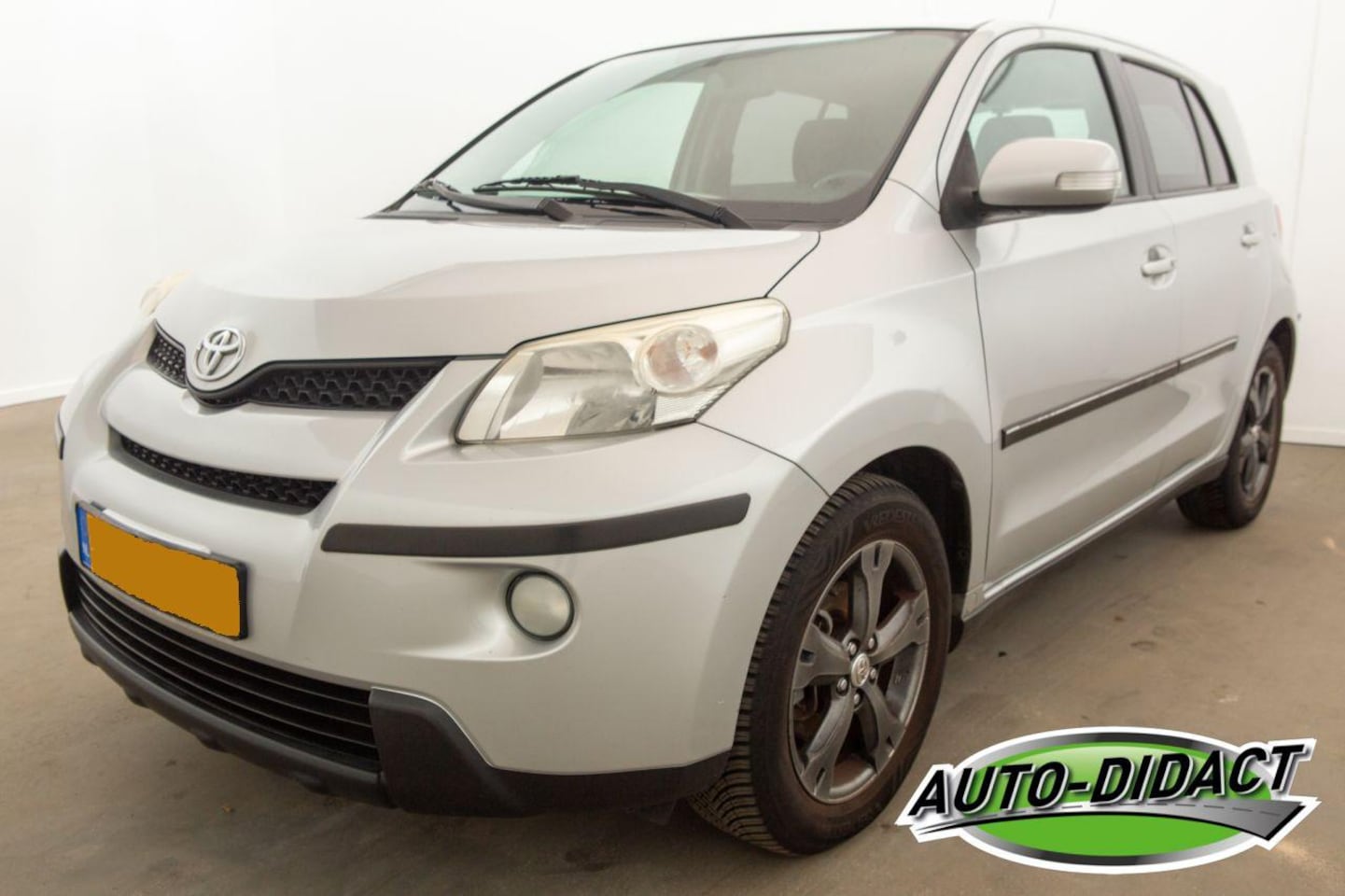 Toyota Urban Cruiser - 1.3 VVT-i 114.448 km Clima - AutoWereld.nl