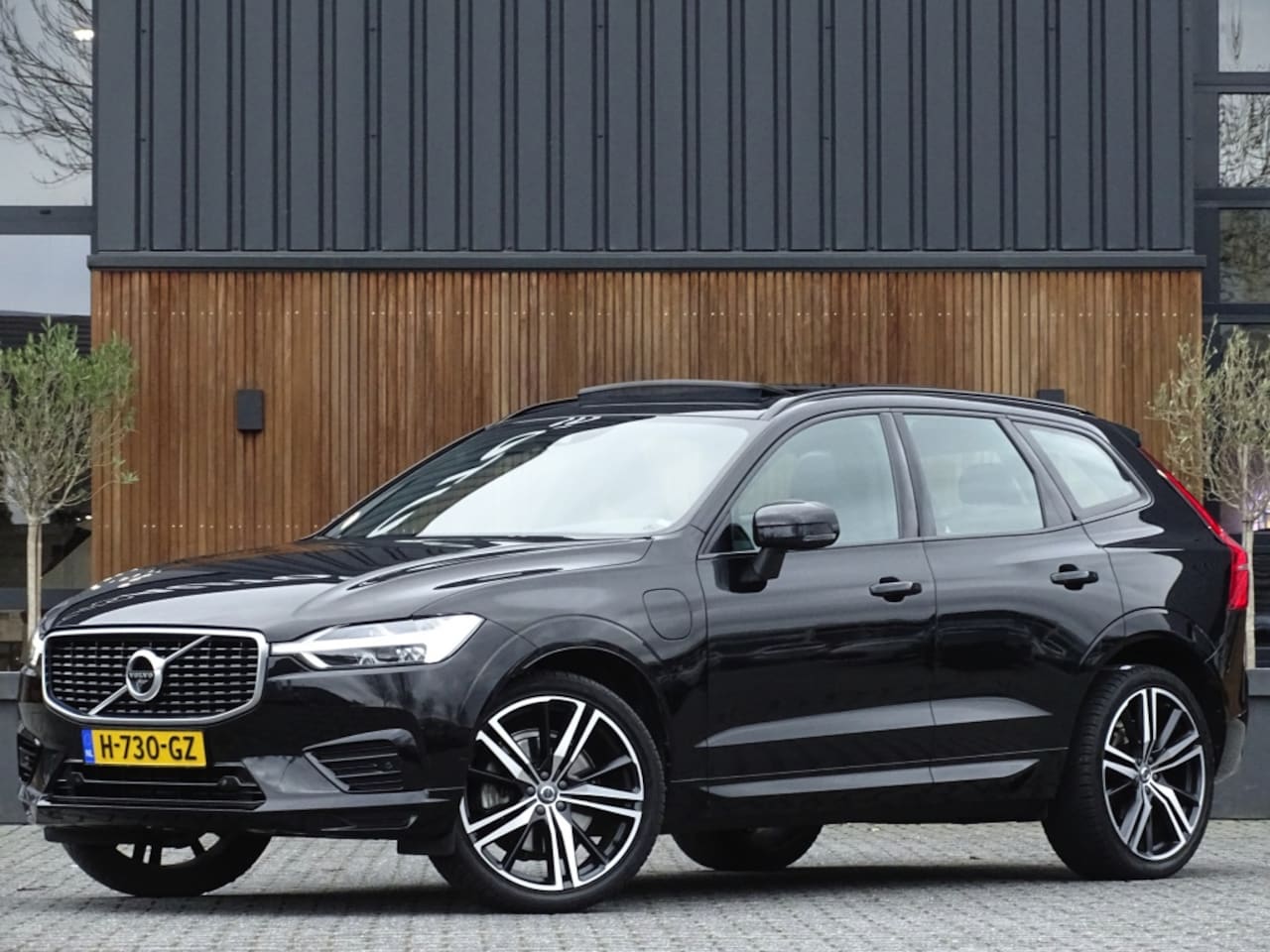 Volvo XC60 - T8 392PK automaat AWD / R-Design / 360° *NAP* - AutoWereld.nl