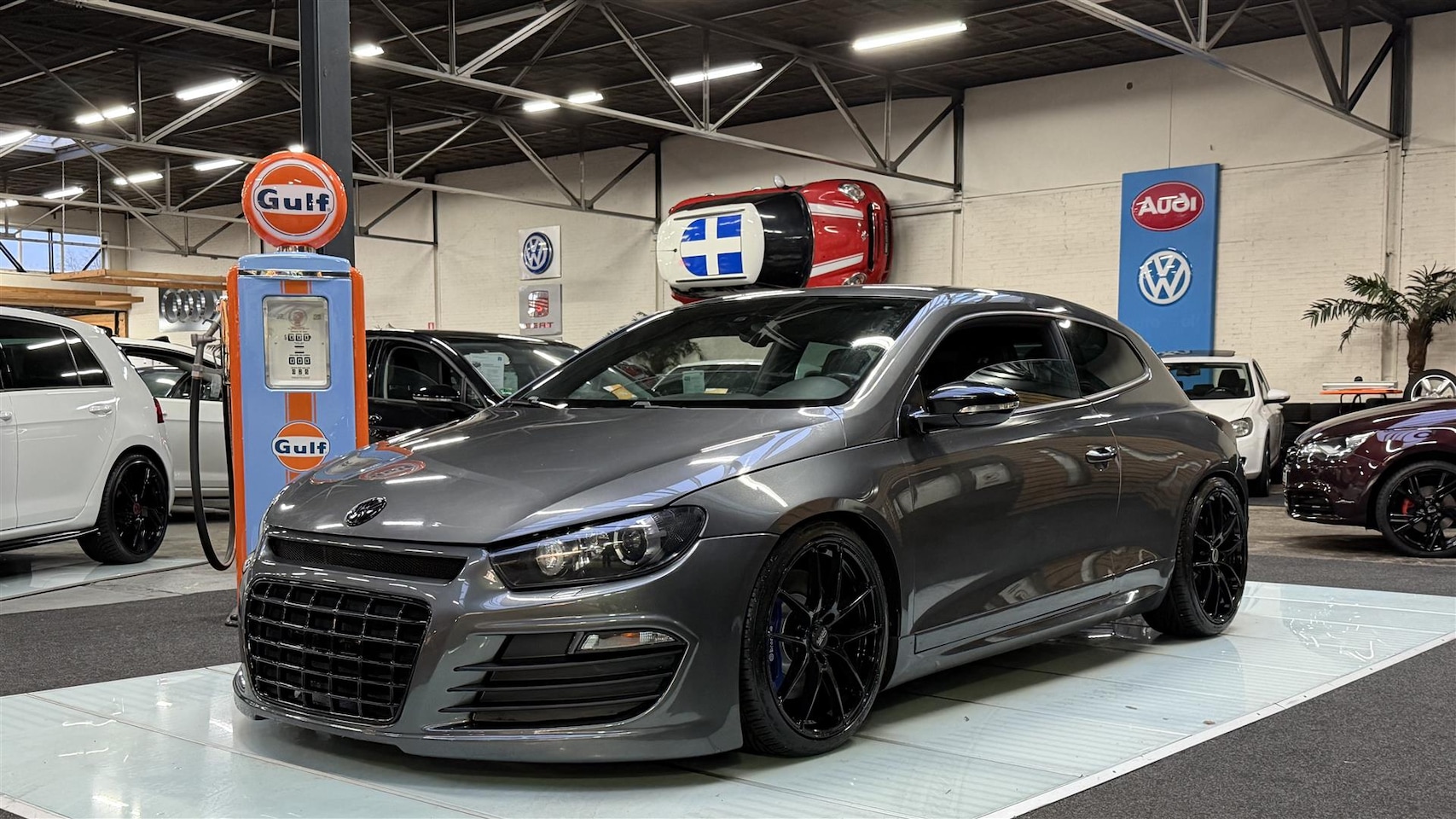 Volkswagen Scirocco - 2.0 R Unieke Auto! 119DKM! Navi! Clima! - AutoWereld.nl