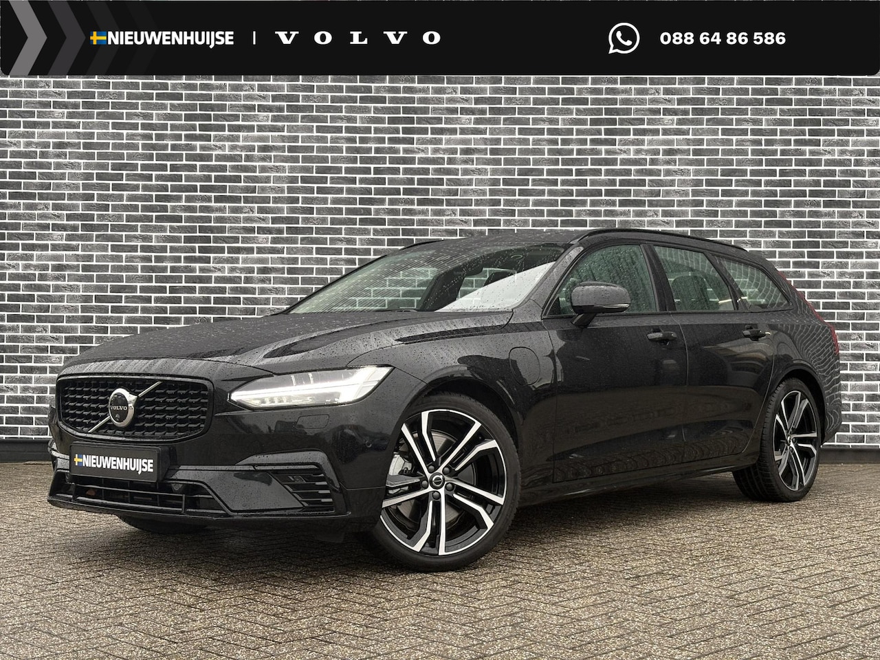 Volvo V90 - 2.0 T8 Plug-in hybrid AWD Ultra Dark | Bowers & Wilkins | Luchtvering | Schuif-/kanteldak - AutoWereld.nl