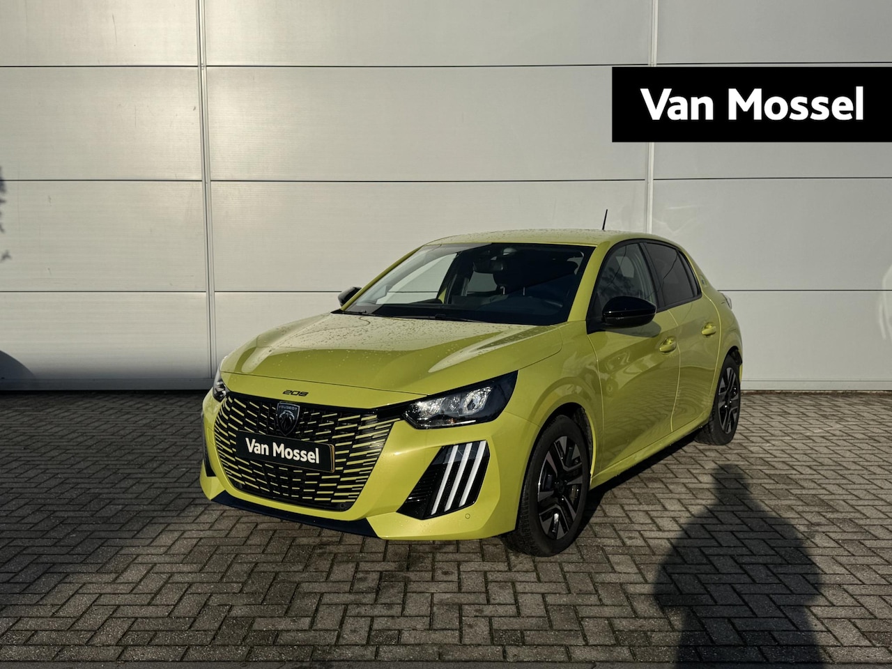 Peugeot e-208 - EV Style 50 kWh |  Apple Carplay/Android Auto | Climate control | Parkeersensoren - AutoWereld.nl