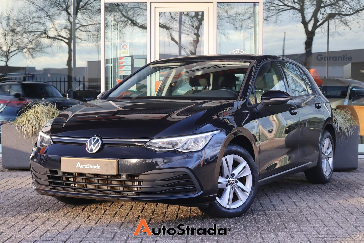 Volkswagen Golf - 1.5 Life TSI 130pk | Virtual | LED | Adaptive Cruise | Carplay | Climate Control | Lane As - AutoWereld.nl