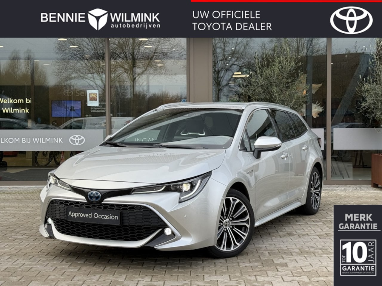 Toyota Corolla Touring Sports - 1.8 Hybrid Executive Edition | Blindspot | Parkeersensoren V+A - AutoWereld.nl