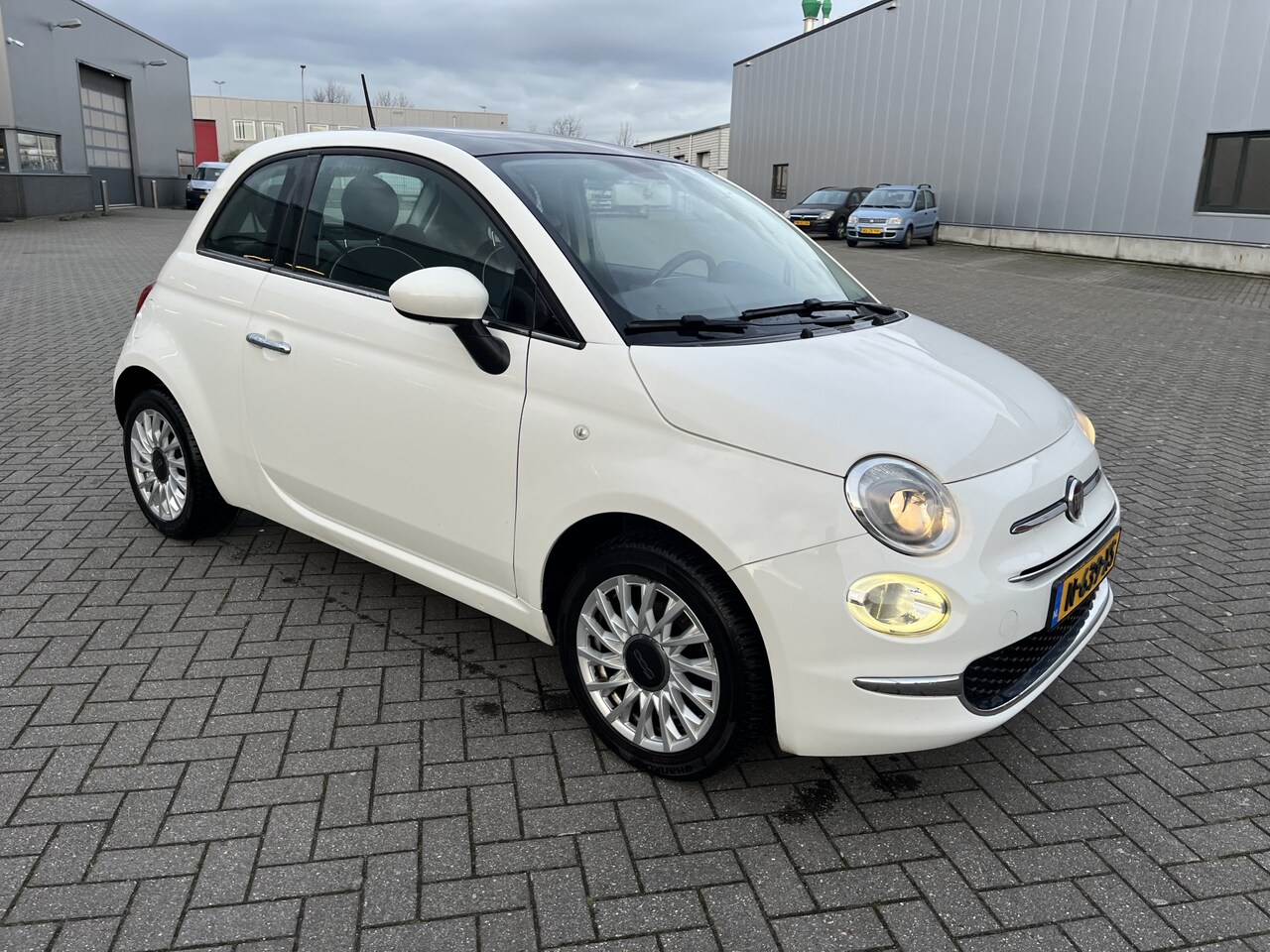 Fiat 500 - 1.2 Lounge Navi cruise apple 61 dkm pano  4 cil - AutoWereld.nl