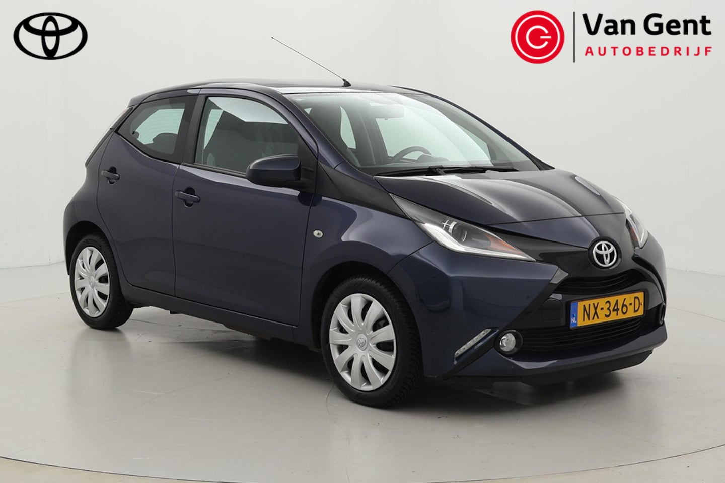 Toyota Aygo - 1.0 VVT-i x-play | Navigatie | Airco | Camera | Bluetooth - AutoWereld.nl