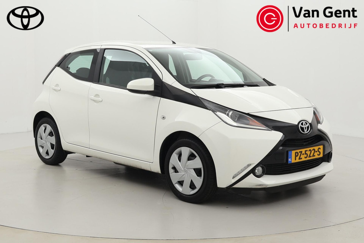 Toyota Aygo - 1.0 VVT-i x-play | Origineel NL | Navigatie | Airco | Camera | Bluetooth - AutoWereld.nl
