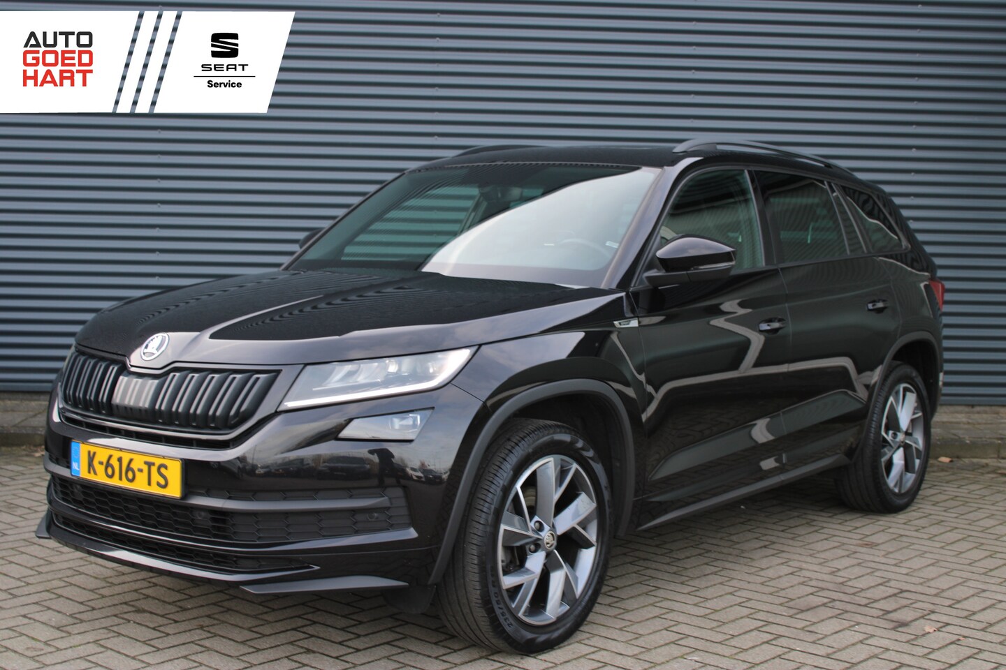 Skoda Kodiaq - 1.5 TSI Sportline Panoramadak Leer/Alcantara Elektr.-Trekhaak Camera - AutoWereld.nl