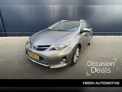 Toyota Auris Touring Sports - 1.8 Hybrid Executive | NAVIGATIE | CAMERA | STOELVERWARMING |