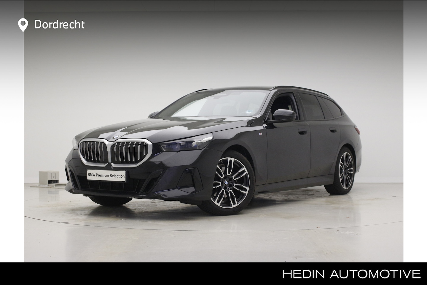 BMW 5-serie Touring - 520i M-Sport | Driving Assistant Professional | Trekhaak | Standkachel | Carbon int. lijst - AutoWereld.nl