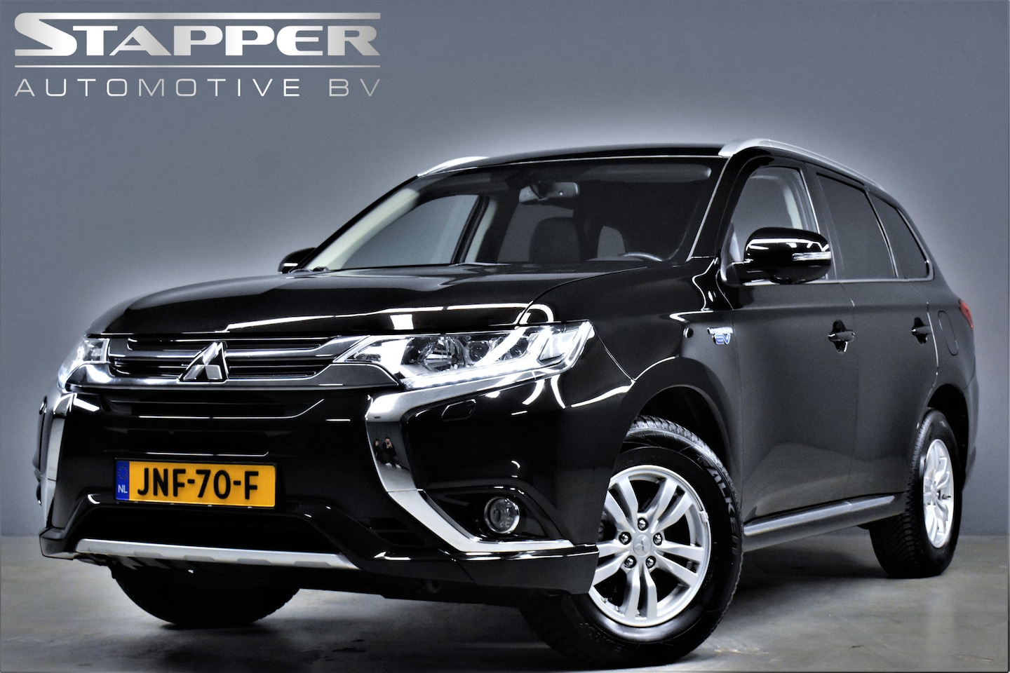 Mitsubishi Outlander - 2.0 PHEV 203pk Business Edition Dealer OH 360Cameras/Trekhaak/Leer/Alcantara/Keyless/Led/N - AutoWereld.nl
