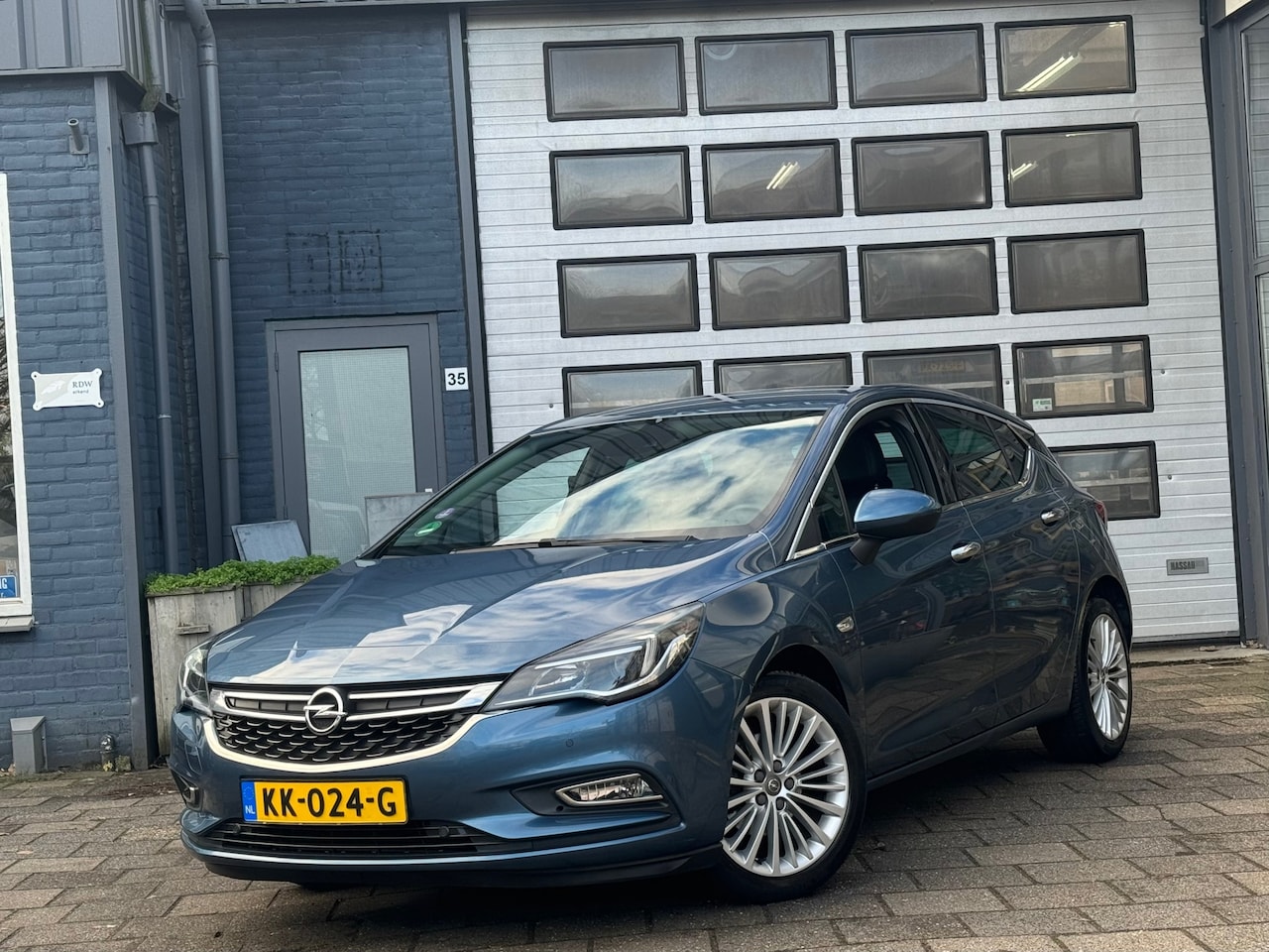 Opel Astra - 1.4 Innovation | Clima | Cruise | Camera | Leer - AutoWereld.nl