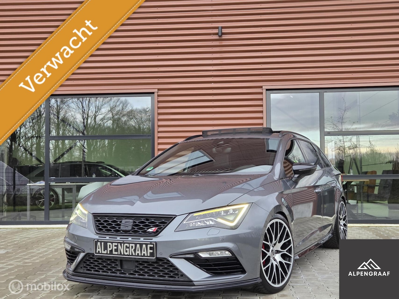 SEAT Leon ST - 2.0 TSI CUPRA 300 4DRIVE |Pano|KW|Carplay|Camera|Dealeronderhouden - AutoWereld.nl
