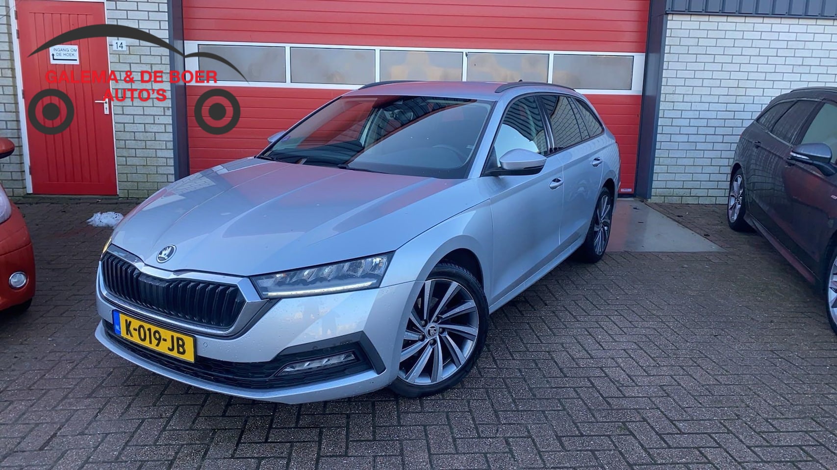 Skoda Octavia Combi - 1.0 e-TSI Business Edition AUTOMAAT / STOELVERW / VIRTUAL / CARPLAY / FULL LED / PDC / NL- - AutoWereld.nl