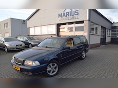 Volvo V70 - 2.5 T Exclusive met leer & 3e bankje 193 pk