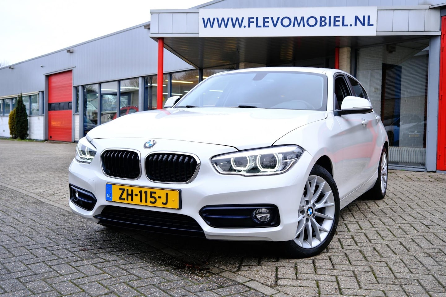 BMW 1-serie - 118i Sport Line Edition Aut. Pano|Sporstoelen|Navi|Clima - AutoWereld.nl