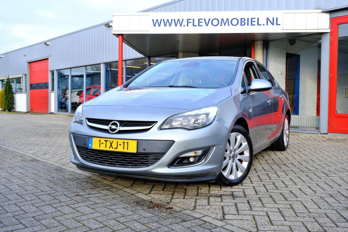 Opel Astra - 1.4 140pk Turbo Cosmo Aut. Leder|Navi|Clima|LMV - AutoWereld.nl