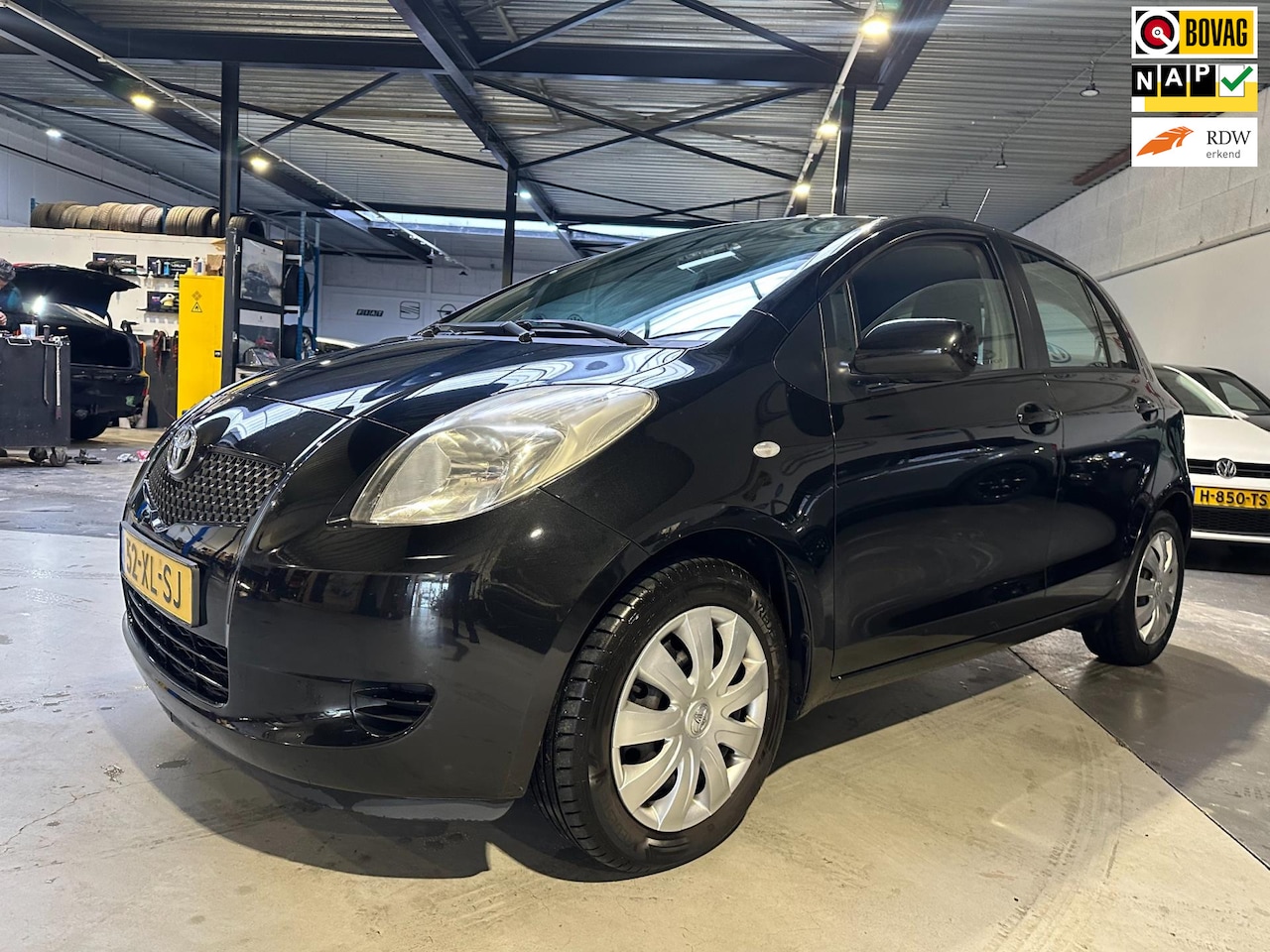 Toyota Yaris - 1.3 VVTi Sol MMT/trekhaak/Apk nw bij aflevering - AutoWereld.nl