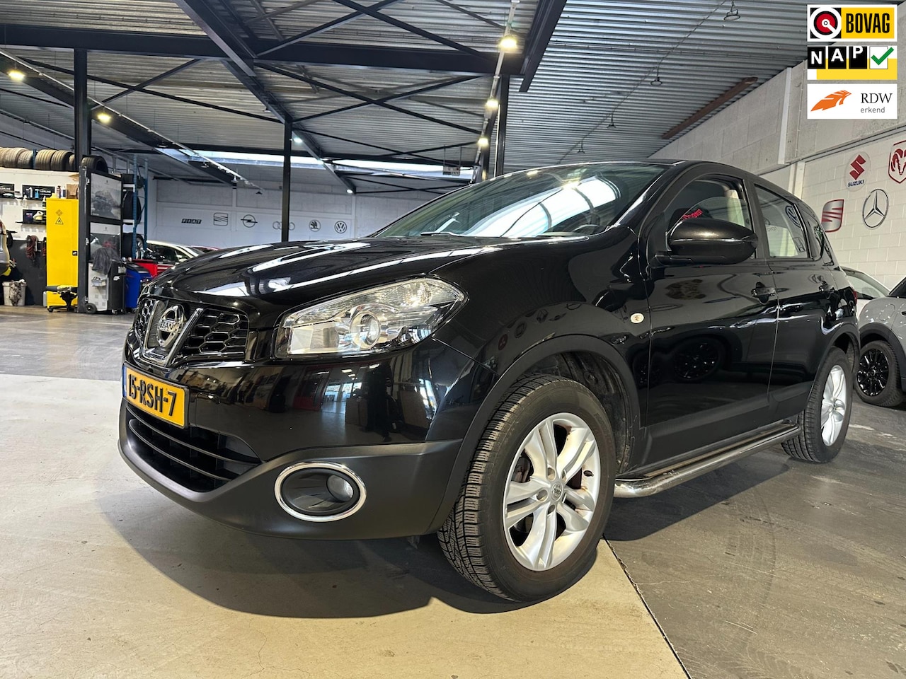 Nissan Qashqai - 1.6 Acenta/Dealer onderhouden/Androied sys/Trekhaak/Apk nw - AutoWereld.nl