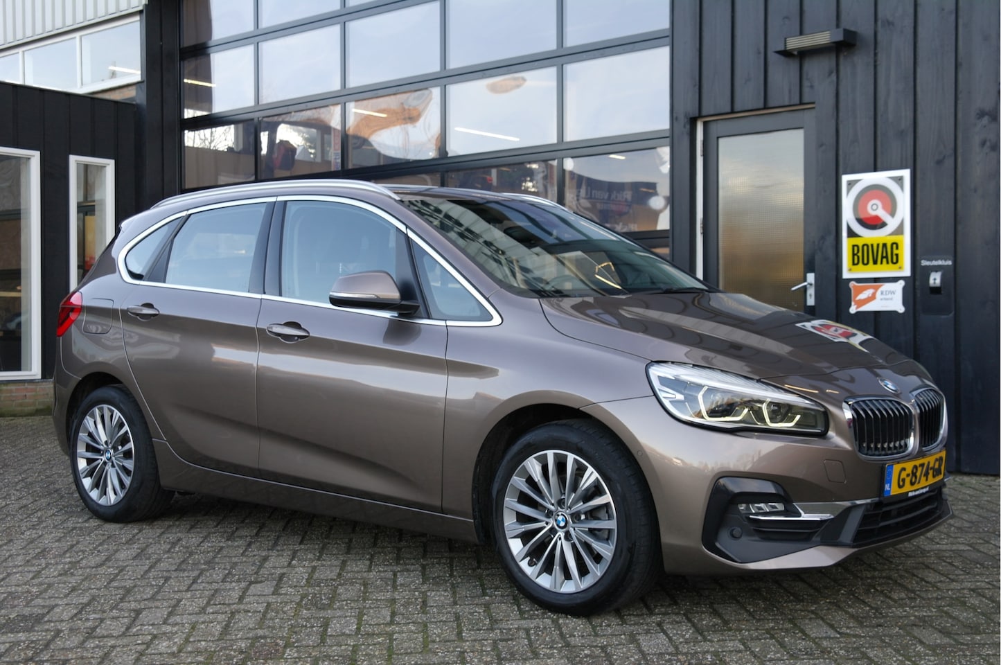 BMW 2-serie Active Tourer - 218i High Executive Edition | Automaat | Pano | Leer | HUD | NL-Auto | Dealer onderhouden - AutoWereld.nl