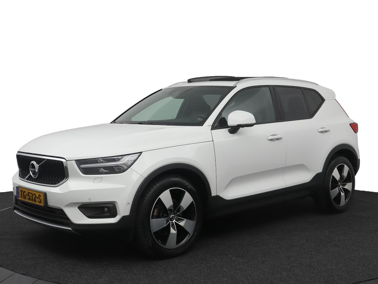 Volvo XC40 - 2.0 T5 AWD INTRO EDITION|PANORAMADAK|360|H&K|LEER|ACC| - AutoWereld.nl