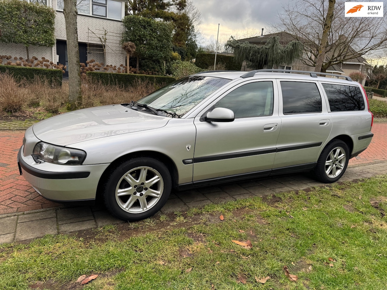 Volvo V70 - 2.4 2.4, Automaat, Airco, APK 13-01-2027. - AutoWereld.nl